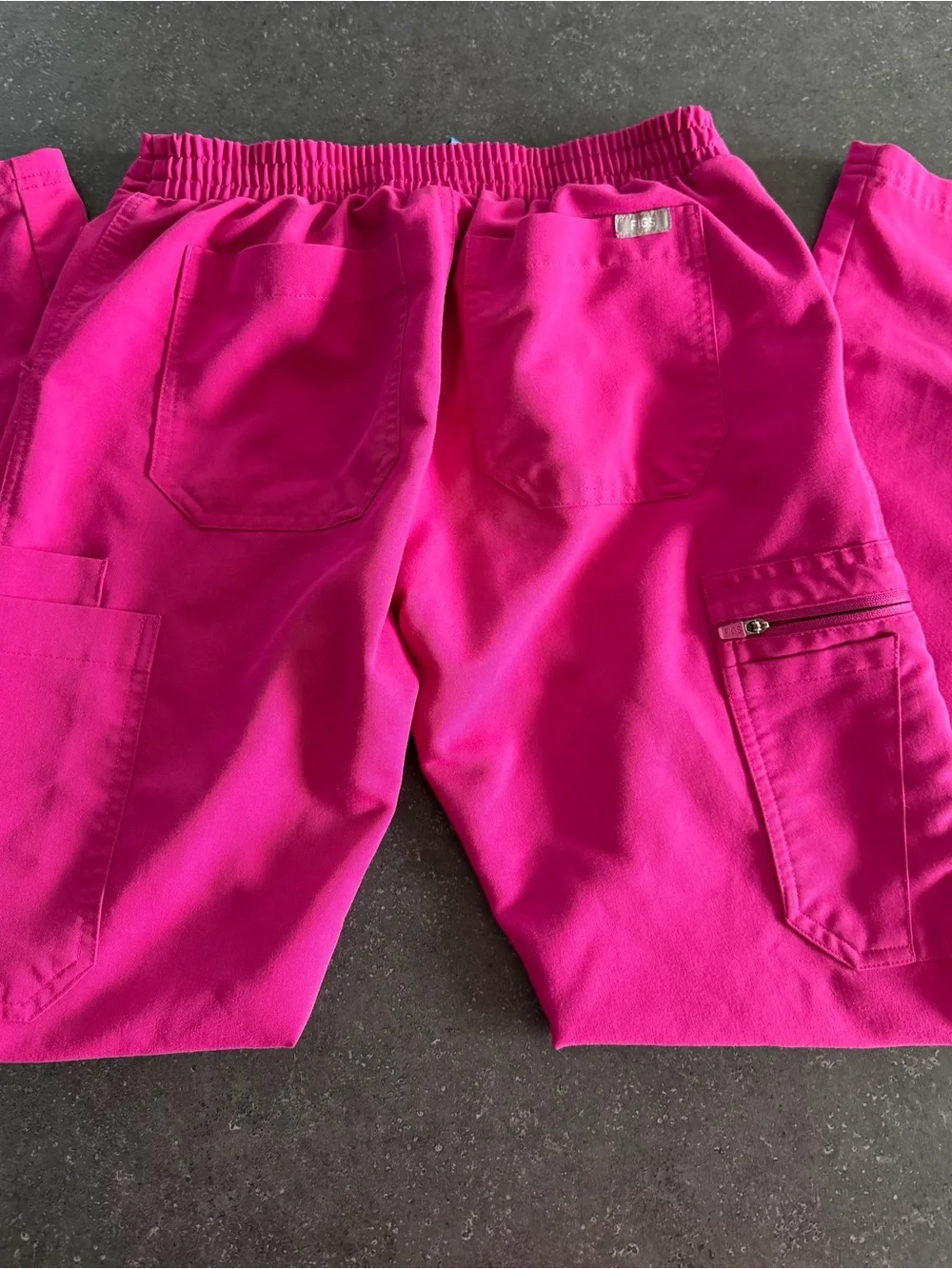 FIGS Technical Collection Pink Cargo Scrub Pants XS Petite